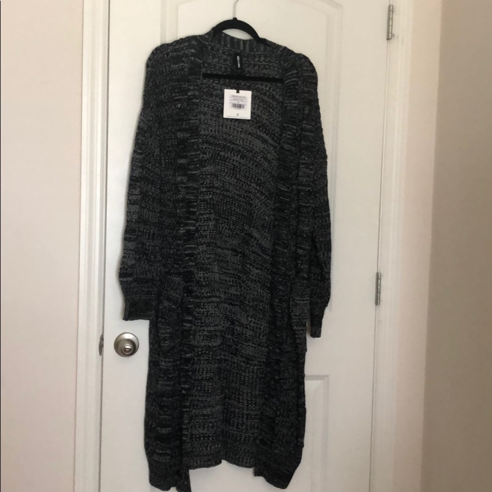 Agnes and Dora- Dreamy Black Duster